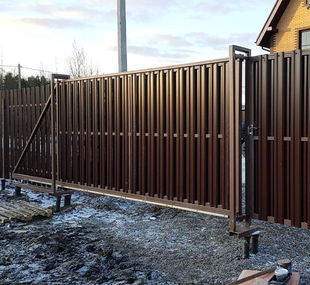 Винтовые сваи для ворот и калиток в Михайлове