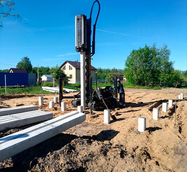 Монтаж фундамента на забивных сваях в Михайлове